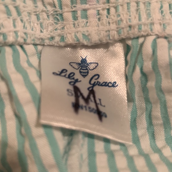 Lily Grace seersucker short, size small - Picture 3 of 3